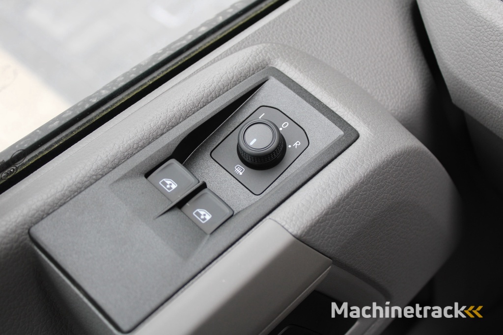 Volkswagen Crafter 35 2.0 TDI L3H3 177pk - LED koplampen - Navigatie - Geveerde stoel - Cruise - Camera - DAB - Parkeersensoren - Rijklaar