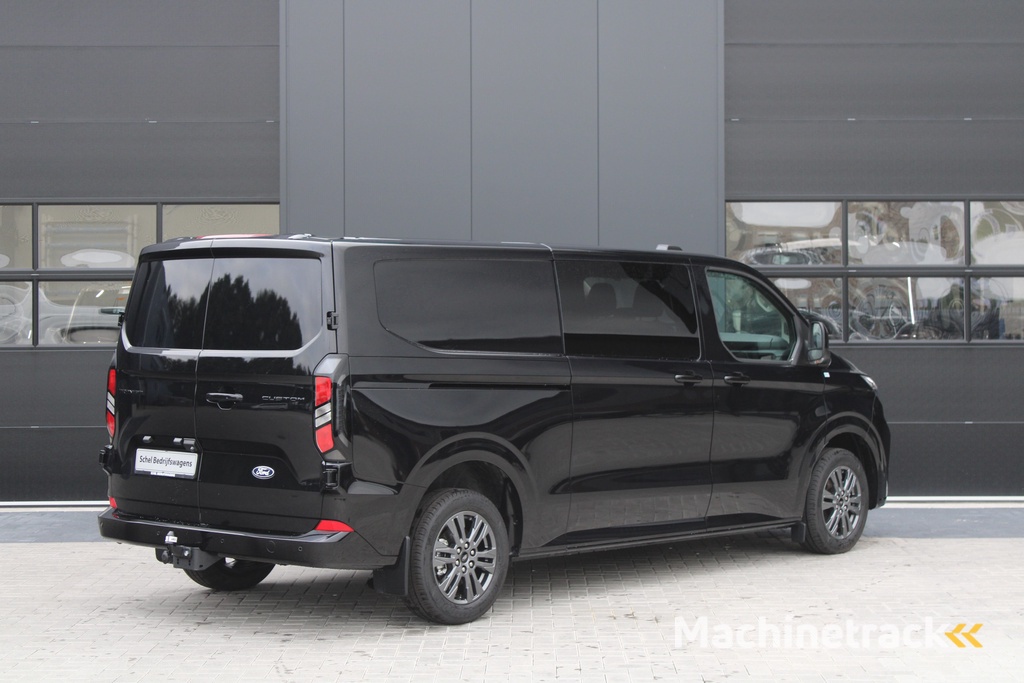 Ford Transit Custom 320 2.0 TDCI L2H1 Limited DC 150pk - Trekhaak - ACC - Navi - Blind Spot - Stoel/Stuurverwarming - Carplay - Rijklaar