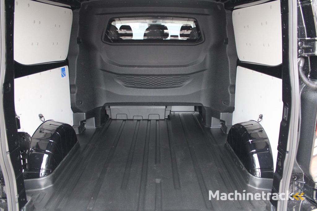 Ford Transit Custom 320 2.0 TDCI L2H1 Limited DC 150pk - Trekhaak - ACC - Navi - Blind Spot - Stoel/Stuurverwarming - Carplay - Rijklaar