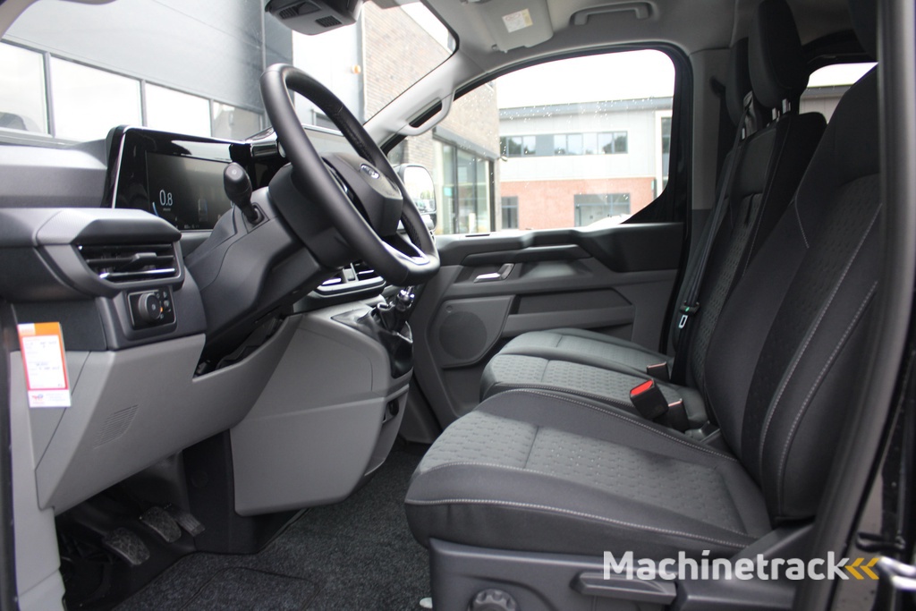 Ford Transit Custom 320 2.0 TDCI L2H1 Limited DC 150pk - Trekhaak - ACC - Navi - Blind Spot - Stoel/Stuurverwarming - Carplay - Rijklaar
