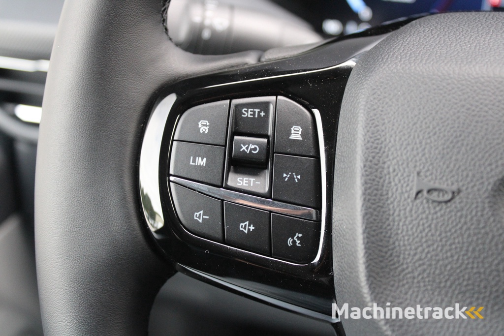 Ford Transit Custom 320 2.0 TDCI L2H1 Limited DC 150pk - Trekhaak - ACC - Navi - Blind Spot - Stoel/Stuurverwarming - Carplay - Rijklaar