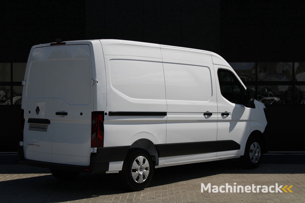 Renault Master T35 2.0 dCi 170pk L2H2 Extra - 2x Schuifdeur - Navigatie - Blind Spot - Camera - Stoelverwarming - Verwarmde voorruit - Rijklaar