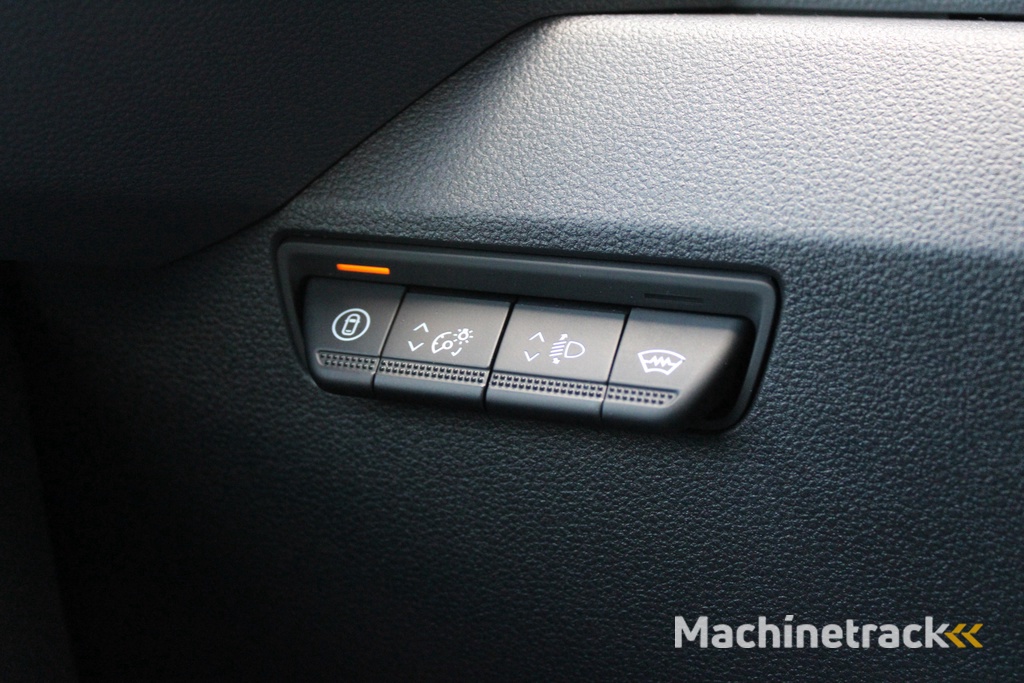 Renault Master T35 2.0 dCi 170pk L2H2 Extra - 2x Schuifdeur - Navigatie - Blind Spot - Camera - Stoelverwarming - Verwarmde voorruit - Rijklaar