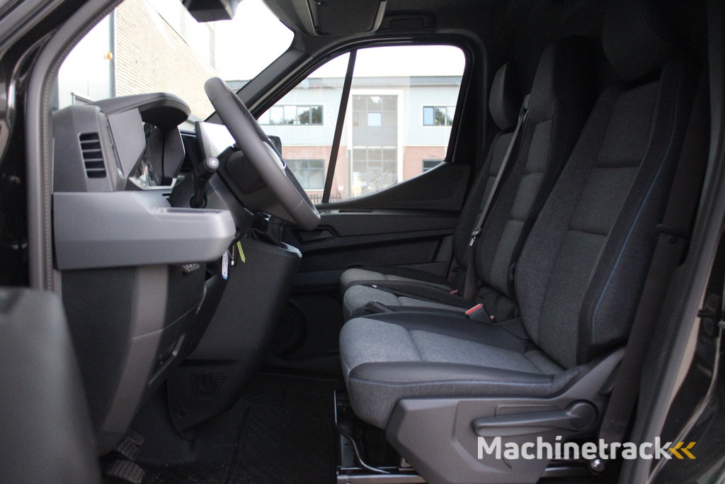 Renault Master T35 2.0 dCi 170pk L2H2 Extra - Navigatie - Camera - 270 gr deuren - Parkeersensoren - Draadloos laden - Rijklaar