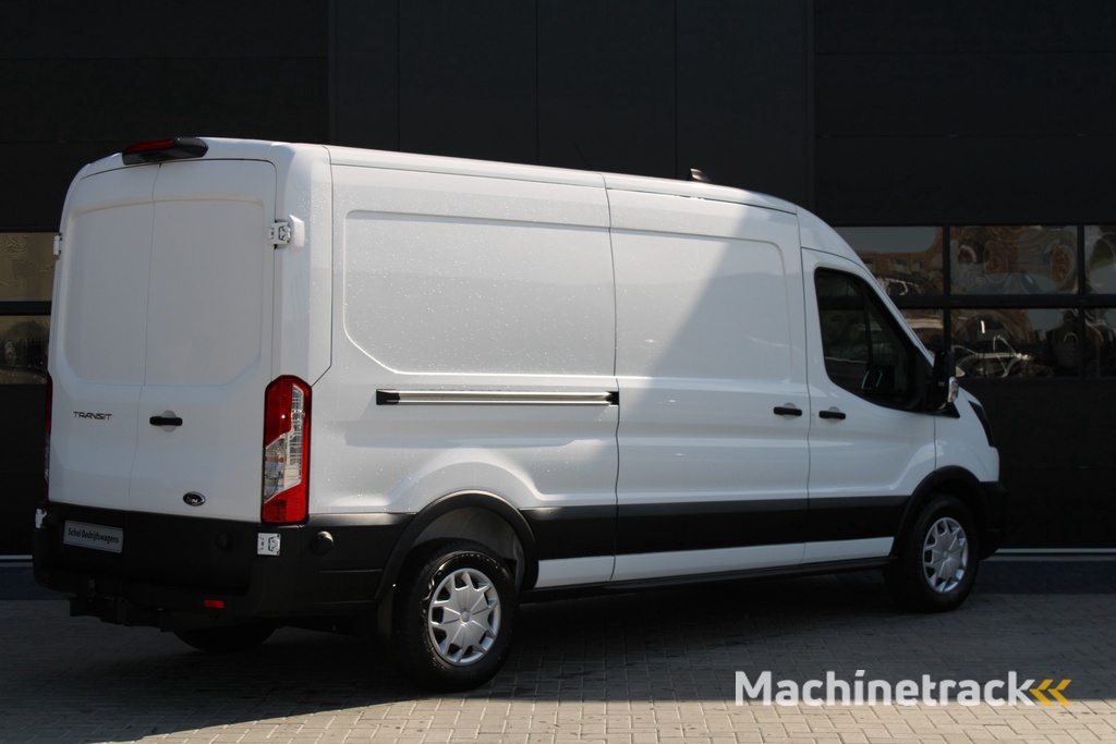 Ford Transit 350 2.0 TDCI L3H2 Trend 130pk Trend - Navigatie - Blind Spot - Adaptive cruise - Camera - 270gr deuren - Trekhaak - Rijklaar