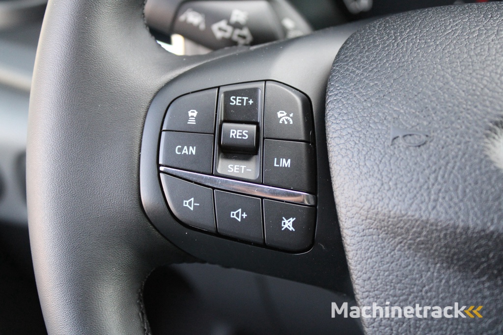 Ford Transit 350 2.0 TDCI L3H2 Trend 130pk Trend - Navigatie - Blind Spot - Adaptive cruise - Camera - 270gr deuren - Trekhaak - Rijklaar