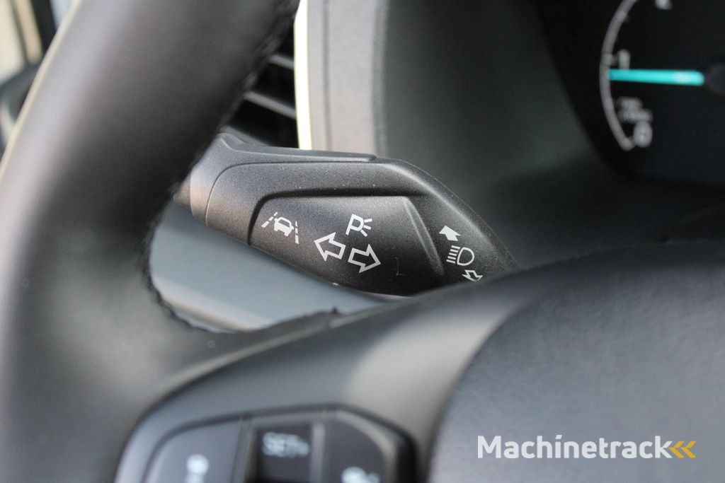 Ford Transit 350 2.0 TDCI L3H2 Trend 130pk Trend - Navigatie - Blind Spot - Adaptive cruise - Camera - 270gr deuren - Trekhaak - Rijklaar