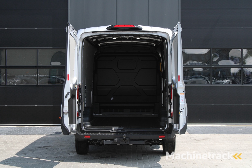 Ford Transit 350 2.0 TDCI L2H2 Trend 130pk - Facelift - Adaptive Cruise - Navigatie - Blind Spot - 360 Camera - Stoel - Stuurverwarming - Rijklaar