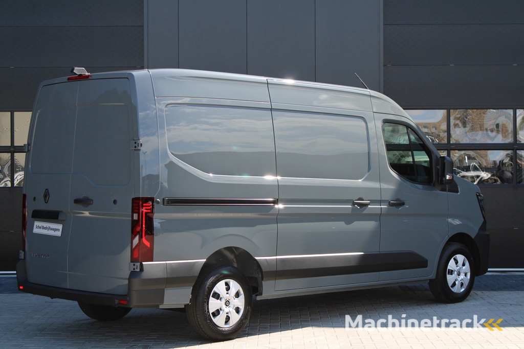 Renault Master T35 2.0 dCi 170pk L2H2 Extra - 2x Schuifdeur - Navigatie - Blind Spot - Camera - Stoelverwarming - Verwarmde voorruit - Rijklaar