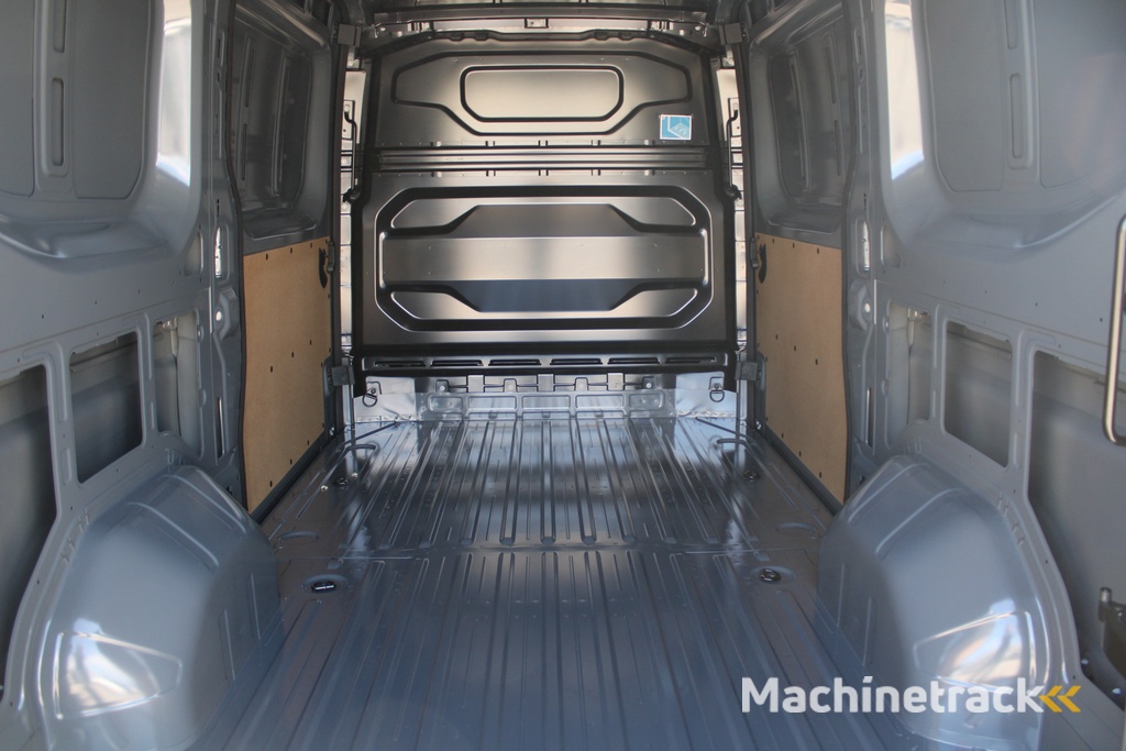 Renault Master T35 2.0 dCi 170pk L2H2 Extra - 2x Schuifdeur - Navigatie - Blind Spot - Camera - Stoelverwarming - Verwarmde voorruit - Rijklaar