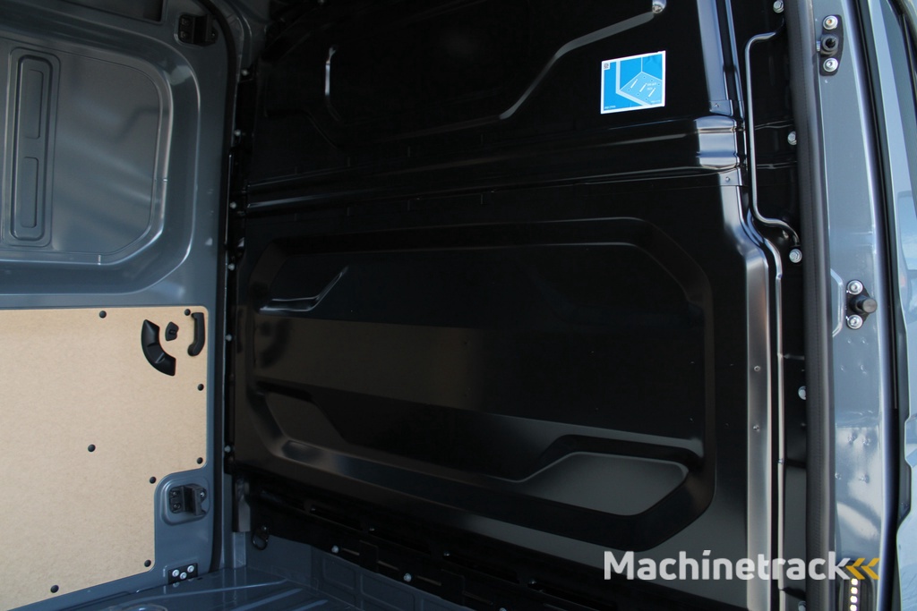 Renault Master T35 2.0 dCi 170pk L2H2 Extra - 2x Schuifdeur - Navigatie - Blind Spot - Camera - Stoelverwarming - Verwarmde voorruit - Rijklaar