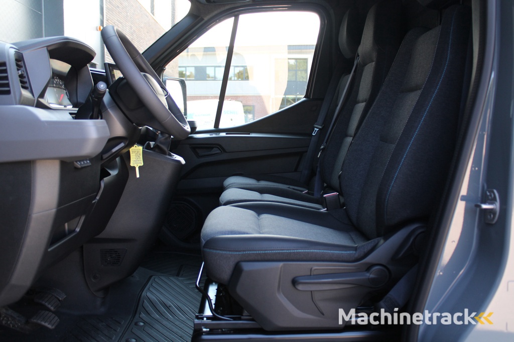 Renault Master T35 2.0 dCi 170pk L2H2 Extra - 2x Schuifdeur - Navigatie - Blind Spot - Camera - Stoelverwarming - Verwarmde voorruit - Rijklaar