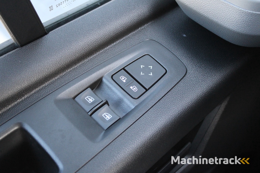 Renault Master T35 2.0 dCi 170pk L2H2 Extra - 2x Schuifdeur - Navigatie - Blind Spot - Camera - Stoelverwarming - Verwarmde voorruit - Rijklaar