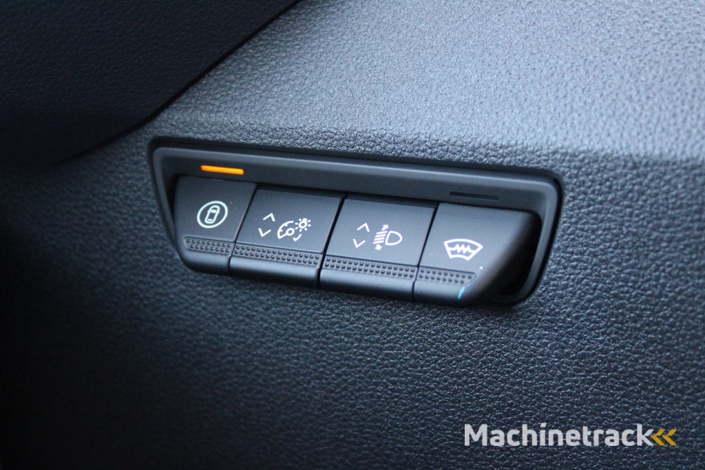 Renault Master T35 2.0 dCi 170pk L2H2 Extra - 2x Schuifdeur - Navigatie - Blind Spot - Camera - Stoelverwarming - Verwarmde voorruit - Rijklaar