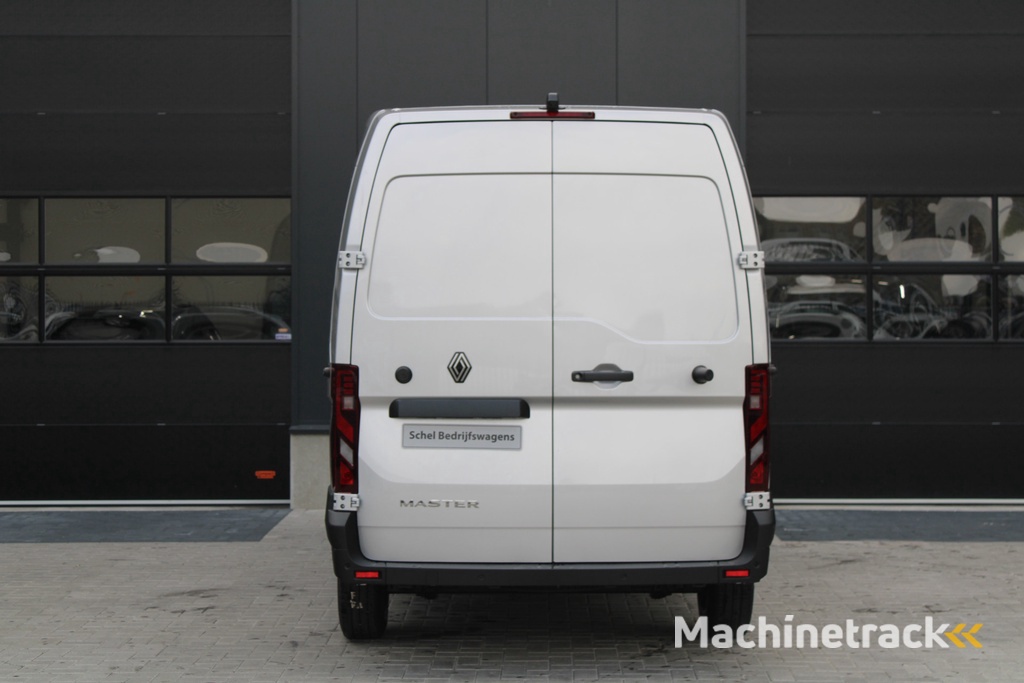 Renault Master T35 2.0 dCi 170pk L2H2 Extra - Navigatie - Camera - 270 gr deuren - Parkeersensoren - Draadloos laden - Rijklaar