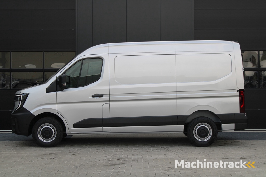 Renault Master T35 2.0 dCi 170pk L2H2 Extra - Navigatie - Camera - 270 gr deuren - Parkeersensoren - Draadloos laden - Rijklaar