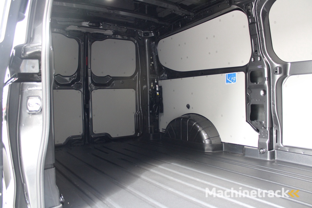 Ford Transit Custom 320 2.0 TDCI L2H1 Limited 170pk - Adaptive Cruise - Blind spot - Navigatie - Camera - Draadloos laden - Stoelverwarming - Rijklaar