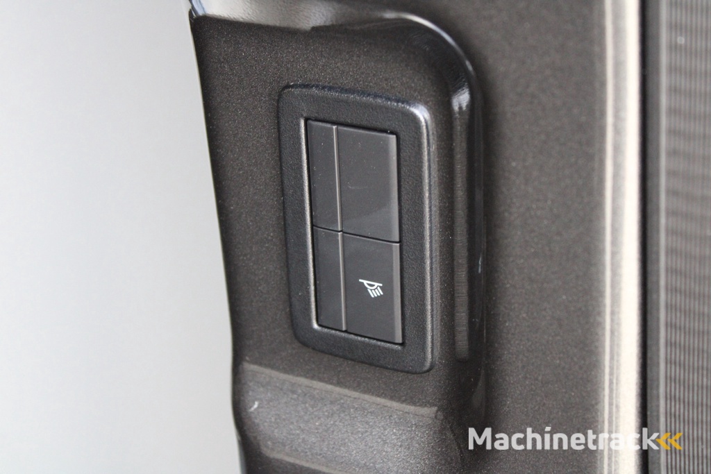 Ford Transit Custom 320 2.0 TDCI L2H1 Limited 170pk - Adaptive Cruise - Blind spot - Navigatie - Camera - Draadloos laden - Stoelverwarming - Rijklaar