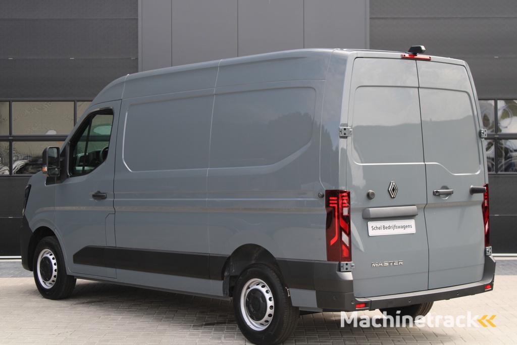 Renault Master T35 2.0 dCi 170pk L2H2 Extra - Navigatie - Camera - 270 gr deuren - Parkeersensoren - Draadloos laden - Rijklaar
