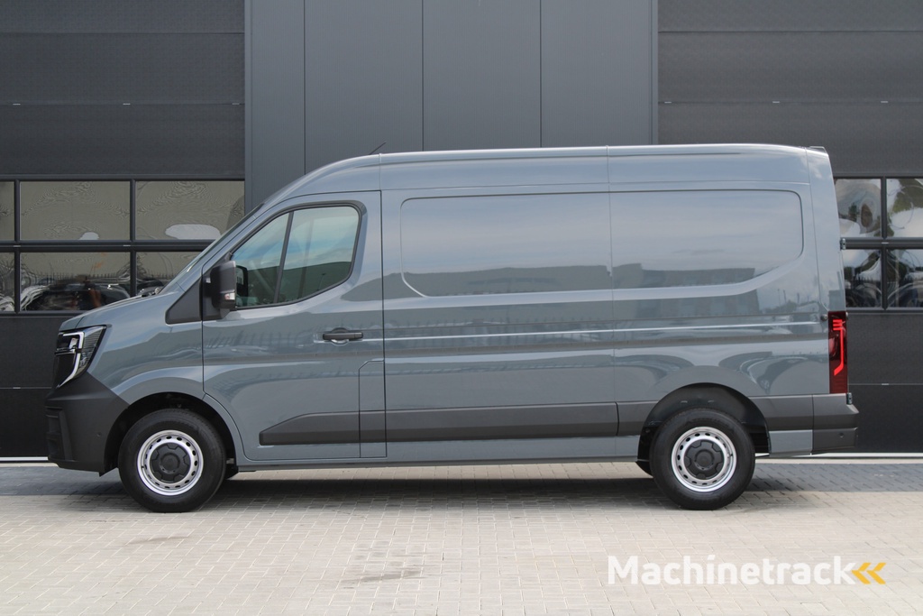 Renault Master T35 2.0 dCi 170pk L2H2 Extra - Navigatie - Camera - 270 gr deuren - Parkeersensoren - Draadloos laden - Rijklaar