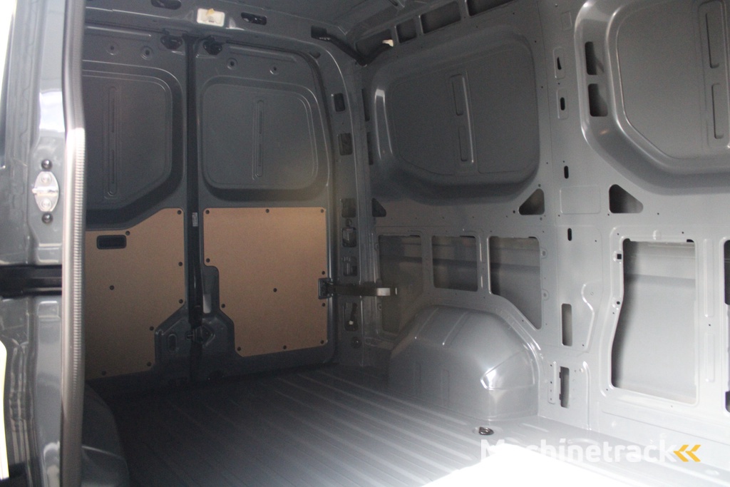 Renault Master T35 2.0 dCi 170pk L2H2 Extra - Navigatie - Camera - 270 gr deuren - Parkeersensoren - Draadloos laden - Rijklaar