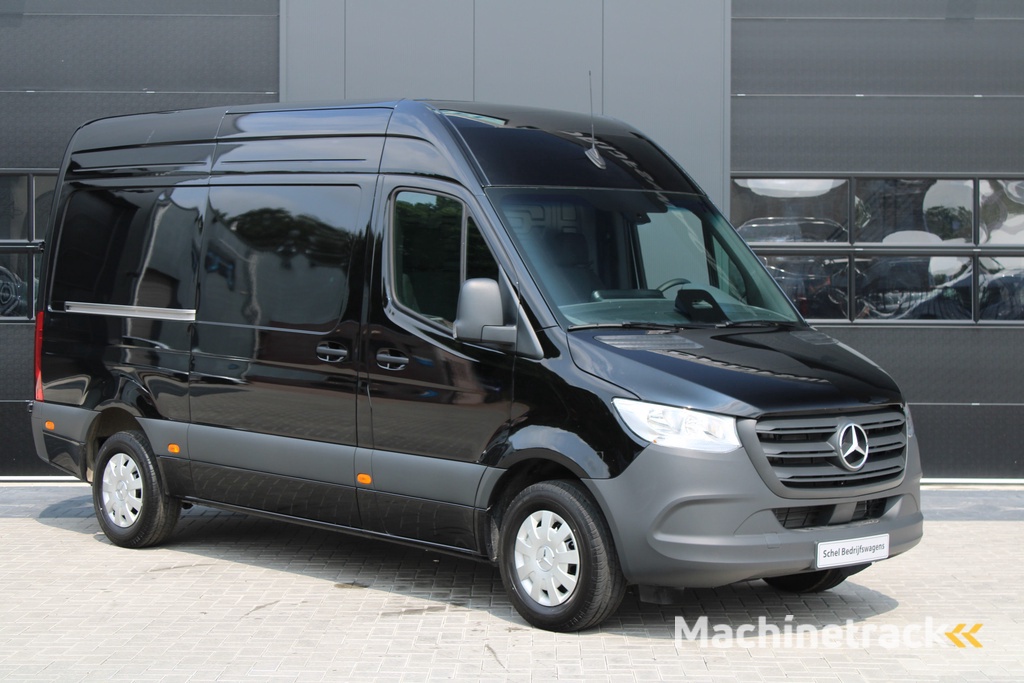 Mercedes-Benz Sprinter 317CDI L2H2 Pro - Mbux 10 - 3.5t Trekhaak - Betimmering - Camera - Carplay - Bind spot - Cruise - Smartphone integratie - Rijklaar