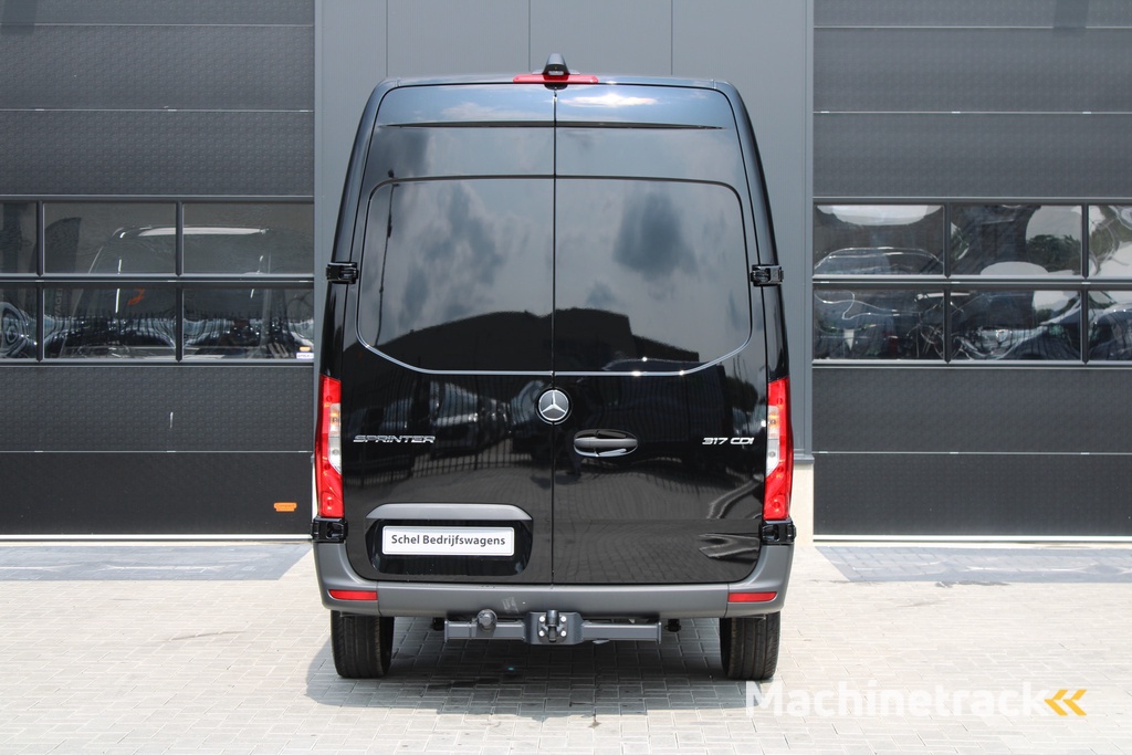 Mercedes-Benz Sprinter 317CDI L2H2 Pro - Mbux 10 - 3.5t Trekhaak - Betimmering - Camera - Carplay - Bind spot - Cruise - Smartphone integratie - Rijklaar