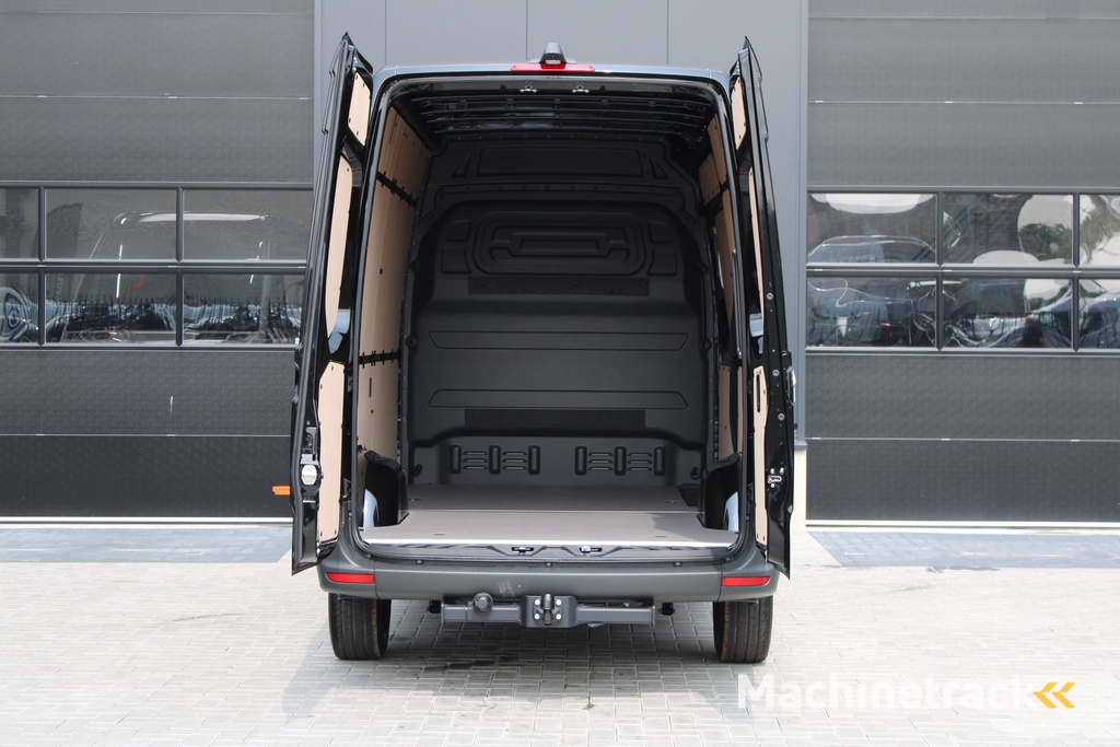 Mercedes-Benz Sprinter 317CDI L2H2 Pro - Mbux 10 - 3.5t Trekhaak - Betimmering - Camera - Carplay - Bind spot - Cruise - Smartphone integratie - Rijklaar