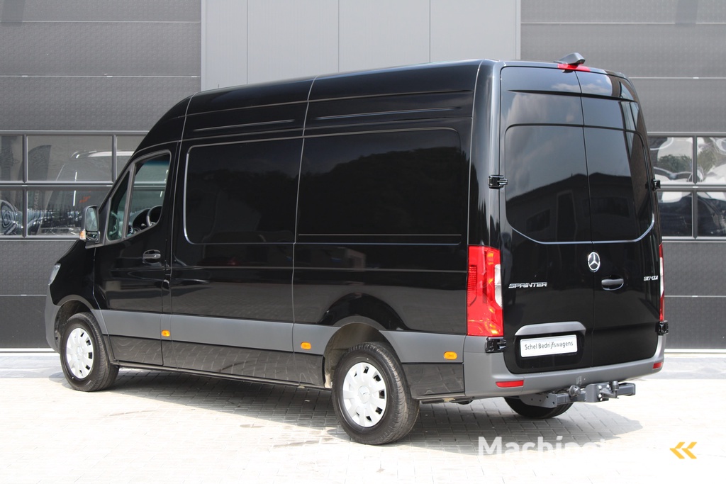 Mercedes-Benz Sprinter 317CDI L2H2 Pro - Mbux 10 - 3.5t Trekhaak - Betimmering - Camera - Carplay - Bind spot - Cruise - Smartphone integratie - Rijklaar