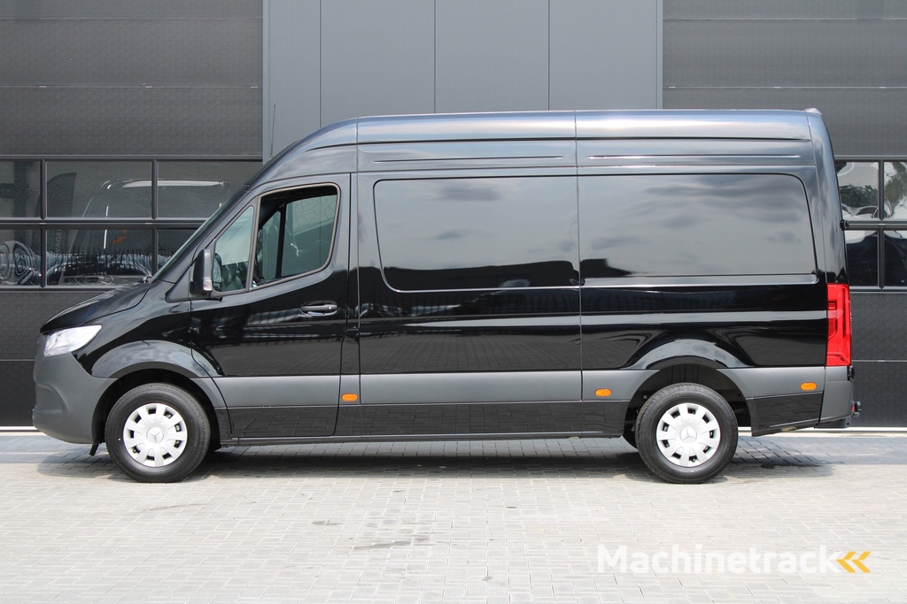 Mercedes-Benz Sprinter 317CDI L2H2 Pro - Mbux 10 - 3.5t Trekhaak - Betimmering - Camera - Carplay - Bind spot - Cruise - Smartphone integratie - Rijklaar