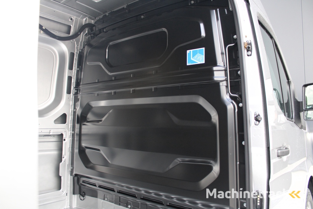 Renault Master T35 2.0 dCi 170pk L2H2 Extra - Navigatie - Camera - 270 gr deuren - Parkeersensoren - Draadloos laden - Rijklaar