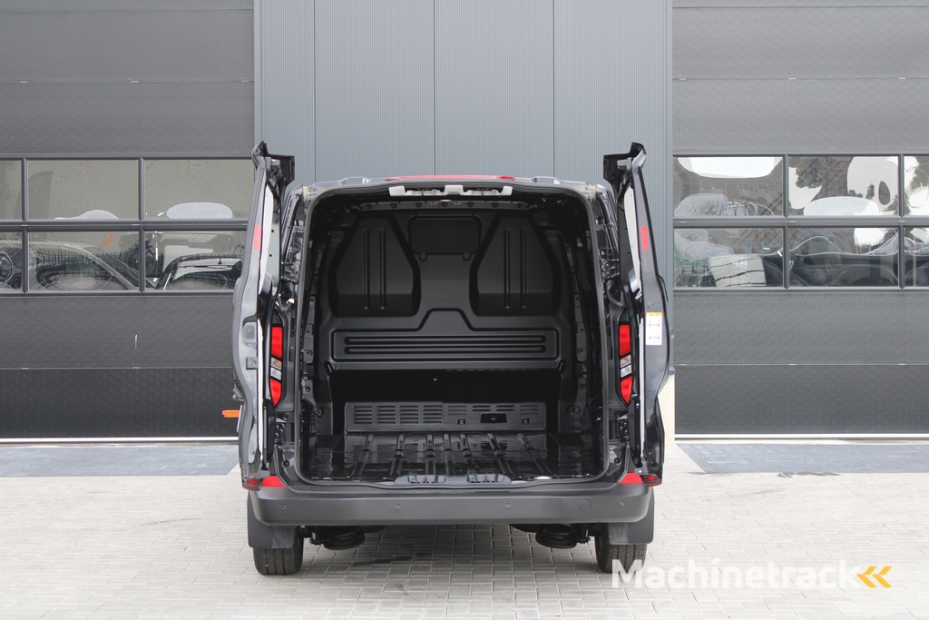 Ford Transit Custom 320 2.0 TDCI L2H1 Trend 170pk - 4x4 AWD - 2x Schuifdeur - Carplay - Android - Camera - Stoelverwarming - Verwarmd stuurwiel - Rijklaar