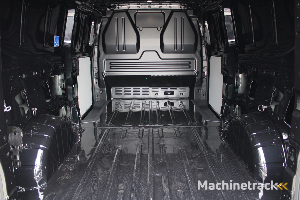 Ford Transit Custom 320 2.0 TDCI L2H1 Trend 170pk - 4x4 AWD - 2x Schuifdeur - Carplay - Android - Camera - Stoelverwarming - Verwarmd stuurwiel - Rijklaar