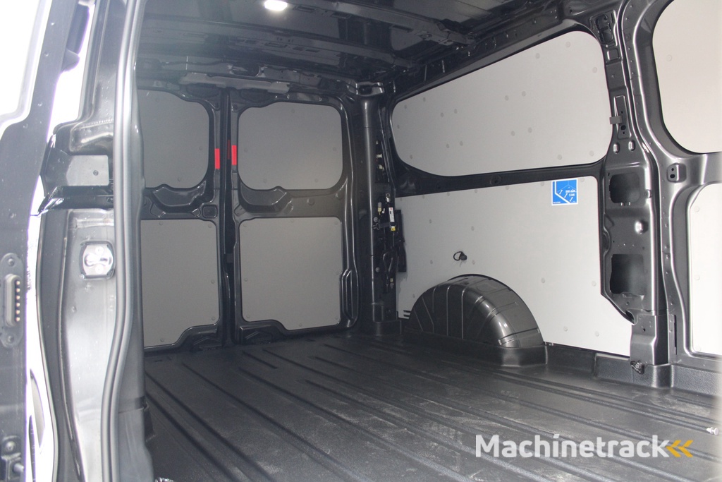 Ford Transit Custom 320 2.0 TDCI L2H1 Trend 170pk - Carplay - Android - Camera - LED - Stoelverwarming - 70l tank - Rijklaar