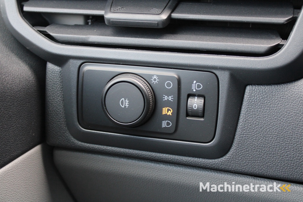 Ford Transit Custom 320 2.0 TDCI L2H1 Trend 170pk - Carplay - Android - Camera - LED - Stoelverwarming - 70l tank - Rijklaar