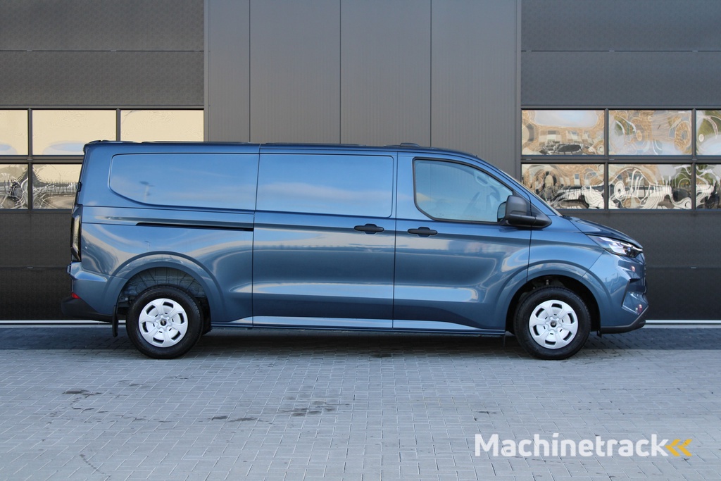 Ford Transit Custom 320 2.0 TDCI L2H1 Trend 136pk - 2x Schuifdeur - Carplay - Android - Camera - Trekhaak - Stoelverwarming -70l tank - Rijklaar