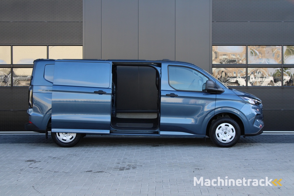 Ford Transit Custom 320 2.0 TDCI L2H1 Trend 136pk - 2x Schuifdeur - Carplay - Android - Camera - Trekhaak - Stoelverwarming -70l tank - Rijklaar