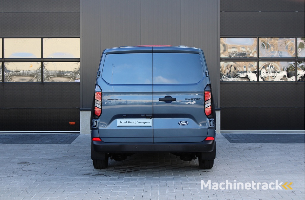 Ford Transit Custom 320 2.0 TDCI L2H1 Trend 136pk - 2x Schuifdeur - Carplay - Android - Camera - Trekhaak - Stoelverwarming -70l tank - Rijklaar