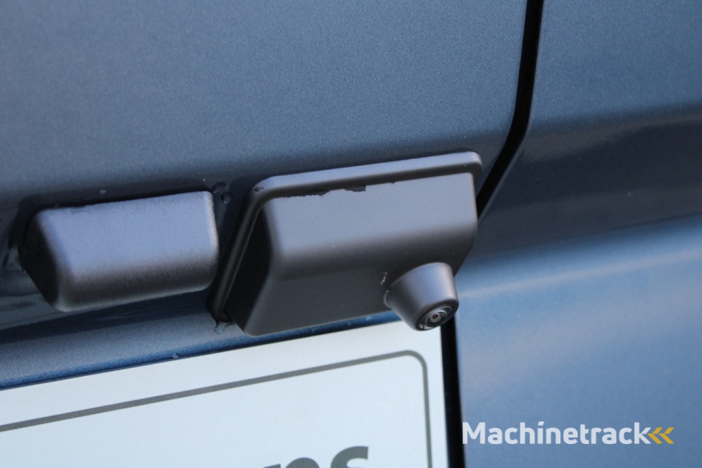 Ford Transit Custom 320 2.0 TDCI L2H1 Trend 136pk - 2x Schuifdeur - Carplay - Android - Camera - Trekhaak - Stoelverwarming -70l tank - Rijklaar