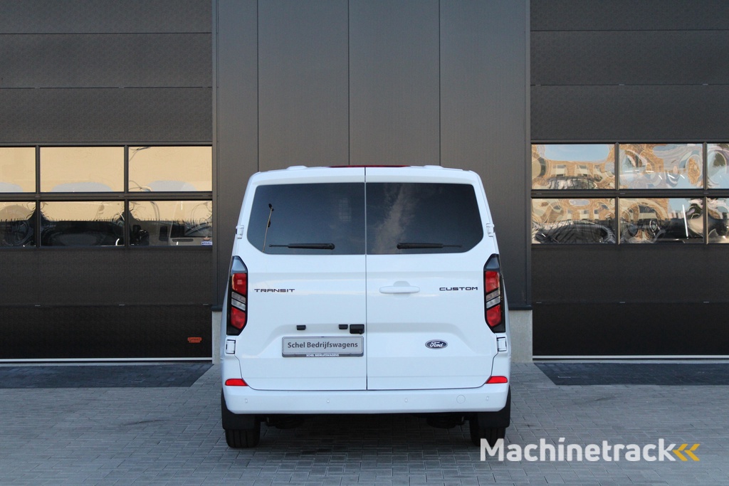 Ford Transit Custom 320 2.0 TDCI L2H1 Limited DC 170pk - 5 Zits - Adaptive Cruise - Navi - 2x Schuifdeur - Verwarmd stuur - 70l tank - 17" LM velgen - Rijklaar