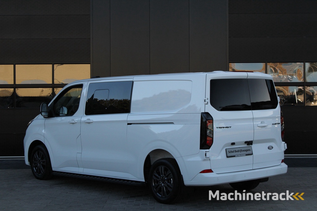Ford Transit Custom 320 2.0 TDCI L2H1 Limited DC 170pk - 5 Zits - Adaptive Cruise - Navi - 2x Schuifdeur - Verwarmd stuur - 70l tank - 17" LM velgen - Rijklaar