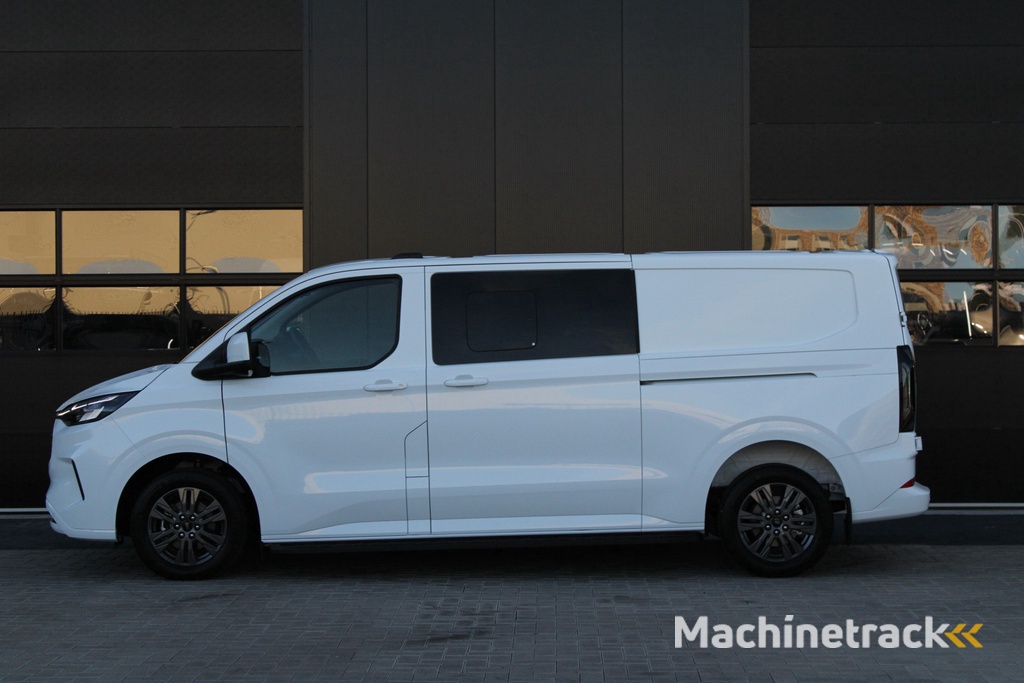 Ford Transit Custom 320 2.0 TDCI L2H1 Limited DC 170pk - 5 Zits - Adaptive Cruise - Navi - 2x Schuifdeur - Verwarmd stuur - 70l tank - 17" LM velgen - Rijklaar