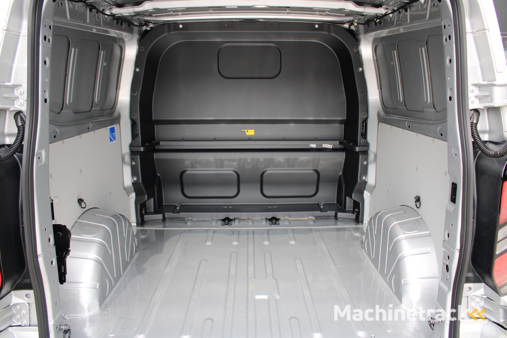 Ford Transit Custom 320 2.0 TDCI L2H1 Trend DC 136pk - 5 zits - Elek Trekhaak - LED - Stoelverwarming - Carplay/Android - Rijklaar