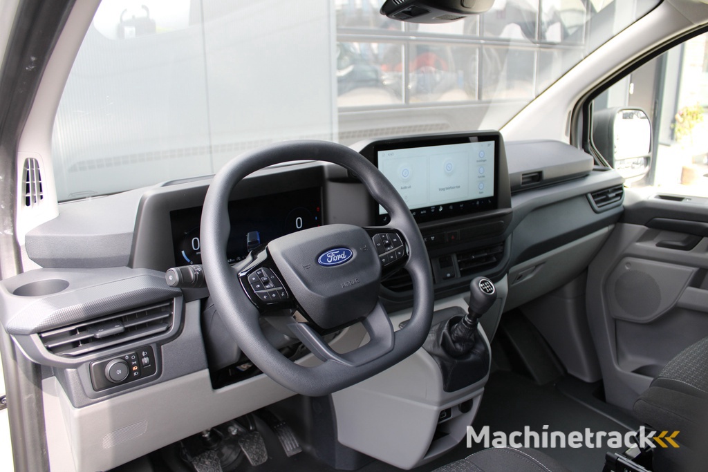 Ford Transit Custom 320 2.0 TDCI L2H1 Trend DC 136pk - 5 zits - Elek Trekhaak - LED - Stoelverwarming - Carplay/Android - Rijklaar