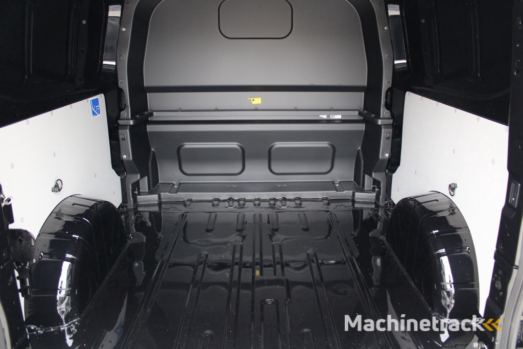 Ford Transit Custom 320 2.0 TDCI L2H1 Trend DC 136pk - Trekhaak - Camera - Stoelverwarming -  Carplay/Android - Rijklaar