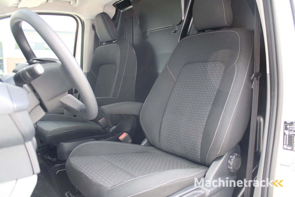 Ford Transit Custom 320 2.0 TDCI L2H1 Trend 150pk  - Bijrijdersstoel 1+1 - Carplay - Camera - Android - LED koplampen - Stoelverwarming - 70l tank - Rijklaar