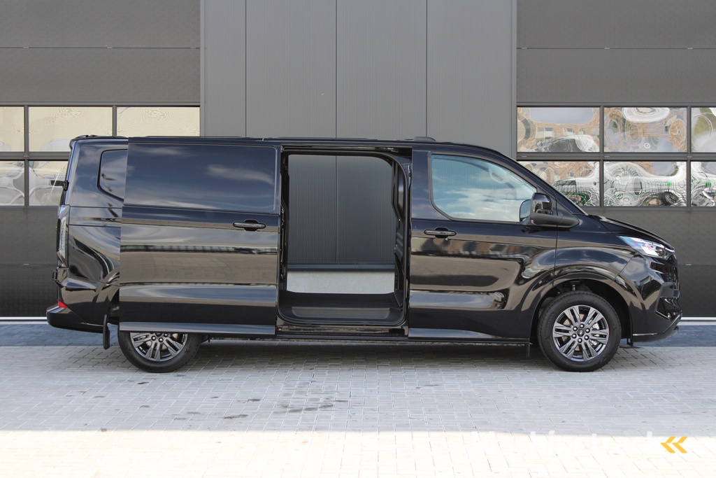 Ford Transit Custom 320 2.0 TDCI L2H1 Limited 150pk - 2x Schuifdeur - Adaptive Cruise - Verwarmd stuur - Blind spot - Navigatie - Camera - Draadloos laden - Rijklaar