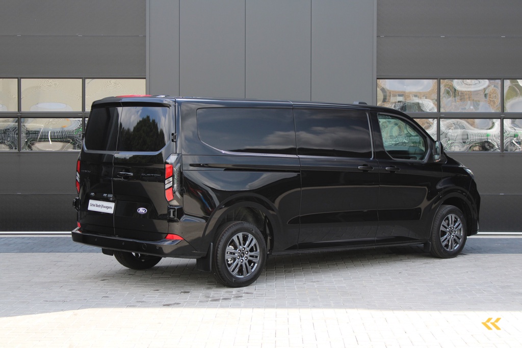 Ford Transit Custom 320 2.0 TDCI L2H1 Limited 150pk - 2x Schuifdeur - Adaptive Cruise - Verwarmd stuur - Blind spot - Navigatie - Camera - Draadloos laden - Rijklaar