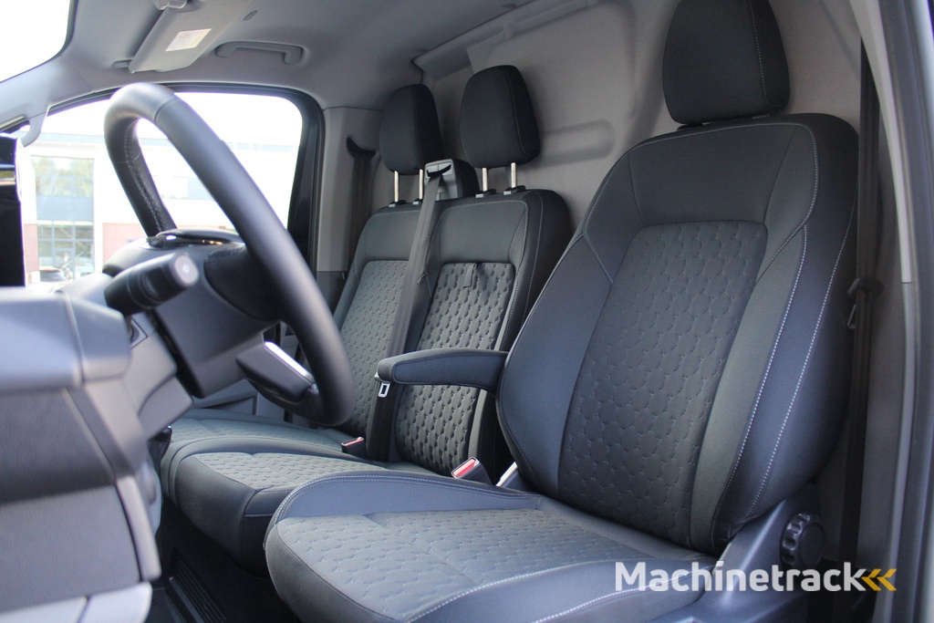 Ford Transit Custom 320 2.0 TDCI L2H1 Limited 150pk - 2x Schuifdeur - Adaptive Cruise - Verwarmd stuur - Blind spot - Navigatie - Camera - Draadloos laden - Rijklaar