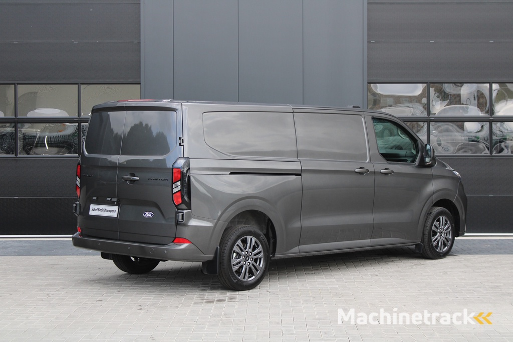 Ford Transit Custom 320 2.0 TDCI L2H1 Limited 150pk - Adaptive Cruise - Verwarmd stuur - Blind spot - Navigatie - Camera - Draadloos laden - Rijklaar